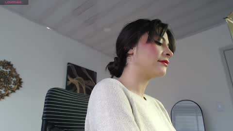 Snapshot of queenpink777 chatting on January 3, 12:51 pm Rose online show from January 3, 12:51 pm