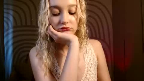 Serena XoXo online show from June 15, 2:42 pm
