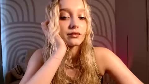 Serena XoXo online show from July 6, 2:03 pm