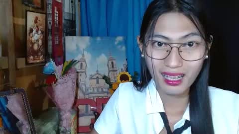 queensteffi online show from December 19, 10:10 pm