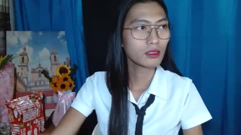 queensteffi online show from December 22, 6:15 pm