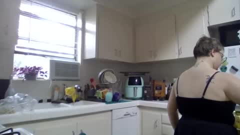 queerlyjaz online show from November 27, 8:27 pm