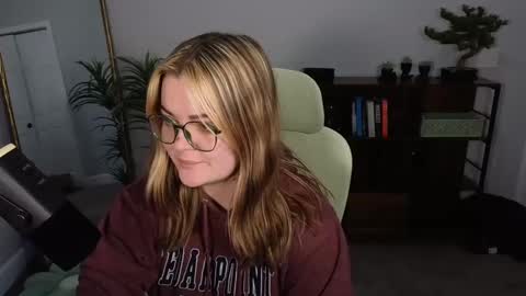 Snapshot of quervoqueen1 chatting on September 17, 2:59 am Bri online show from September 17, 2:59 am