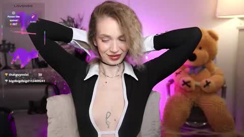 Nova Hollis online show from February 10, 4:26 am