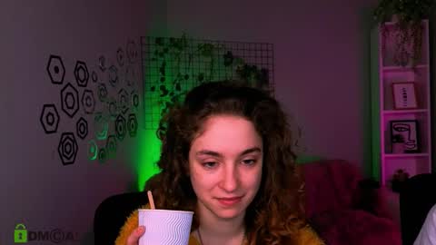 rachel_bloom__ online show from November 25, 1:43 pm