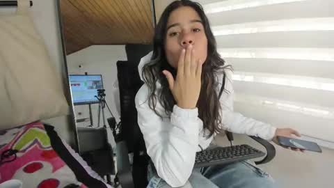 Rachell online show from February 9, 4:50 pm