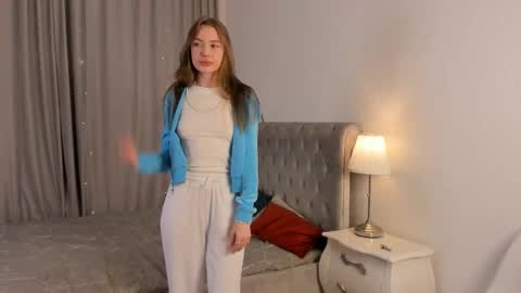 Kaylee online show from November 19, 7:45 pm