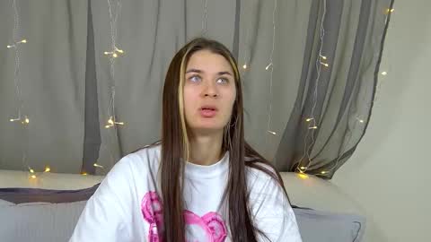 RachellSimpson online show from November 25, 6:28 pm