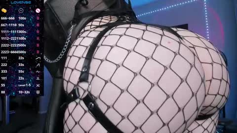  Miko Pleasee help me get 100 likes online show from April 14, 10:40 am