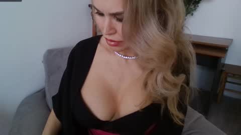 Snapshot of radmila_star chatting on February 28, 2:09 pm Radmila Star online show from February 28, 2:09 pm