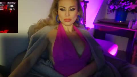 Snapshot of radmila_star chatting on December 4, 2:20 pm Radmila Star online show from December 4, 2:20 pm