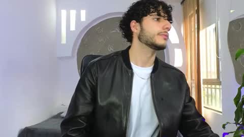 Snapshot of rafael_mendez chatting on September 18, 9:08 pm R A F A E L online show from September 18, 9:08 pm