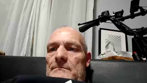 Snapshot of ragingzef69 chatting on September 13, 6:32 pm Bigthickdickinvic online show from September 13, 6:32 pm