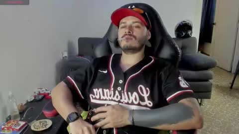 ragnar_lothbrok77 online show from December 16, 8:26 pm