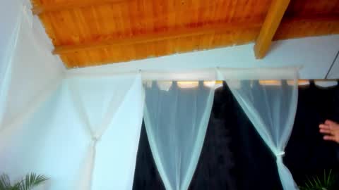 Andres H online show from December 2, 6:50 pm