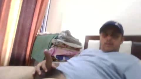 Snapshot of rahuldave007 chatting on December 13, 6:42 am Dave online show from December 13, 6:42 am