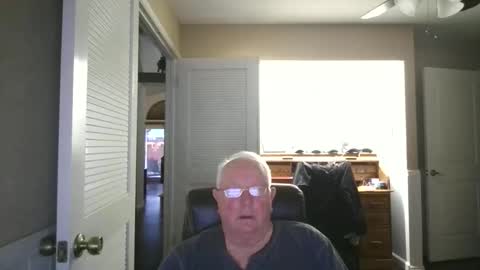 raiderman215 online show from December 4, 3:33 pm