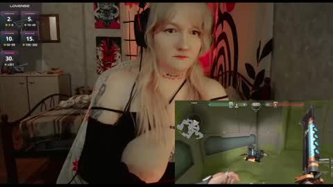 Snapshot of raiingurl chatting on February 12, 9:43 pm Kate online show from February 12, 9:43 pm