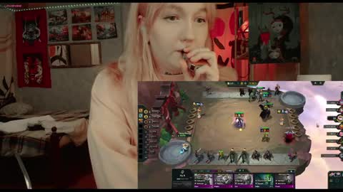 Snapshot of raiingurl chatting on February 8, 5:39 pm Kate online show from February 8, 5:39 pm