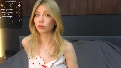 Lisa online show from February 15, 8:33 pm