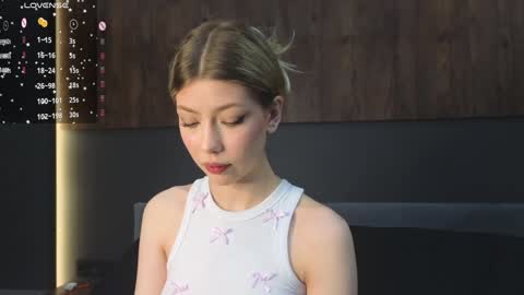 Lisa online show from January 31, 9:05 pm