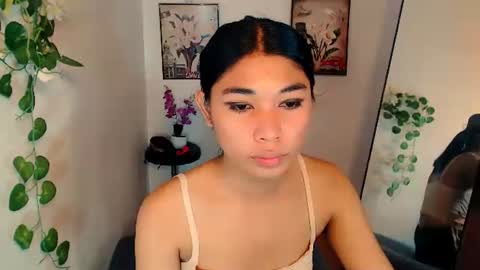 raindrizzle1706 online show from December 23, 4:29 am