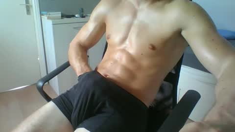 ramonjoosse2001 online show from May 8, 2:34 pm