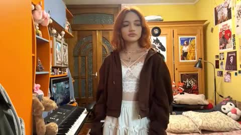 Snapshot of randibaggs chatting on September 9, 1:33 pm Silvia online show from September 9, 1:33 pm