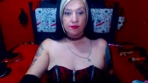 Sonia online show from February 8, 9:15 pm