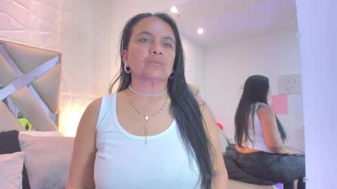 Raquel Moore  online show from April 9, 10:54 am