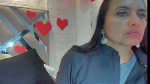 Raquel Moore  online show from February 18, 2:49 pm