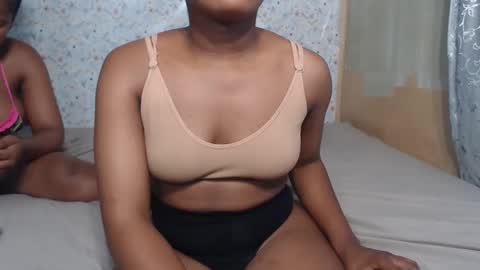 rarepetite online show from December 2, 1:20 pm