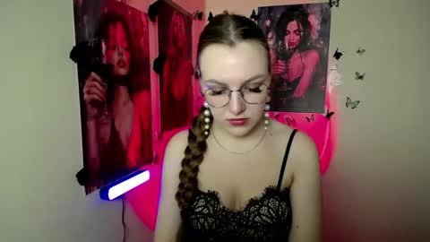 raspberry0101 online show from October 19, 6:56 pm