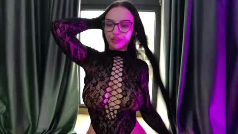 Raven Foxxy online show from January 19, 6:45 am