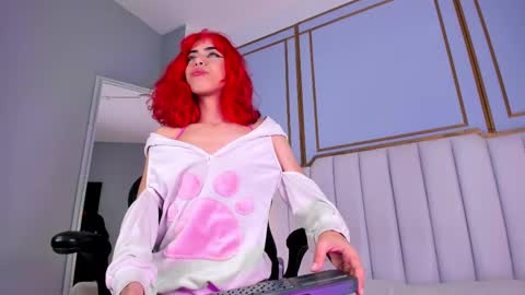 raven_jade_ online show from February 16, 9:37 am