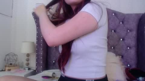 raven_love_ online show from October 28, 2:40 pm