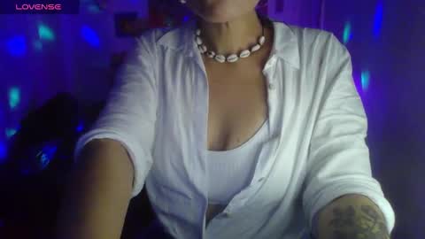 Snapshot of ravenandsin chatting on February 6, 12:33 am Raven online show from February 6, 12:33 am