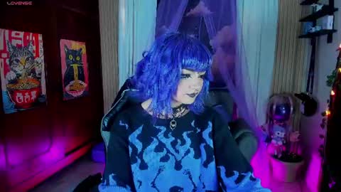 ravencollen online show from June 19, 9:43 pm