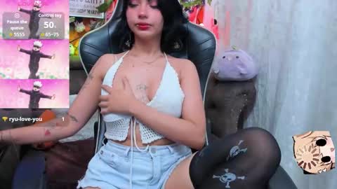 RavenN  online show from February 21, 11:46 am