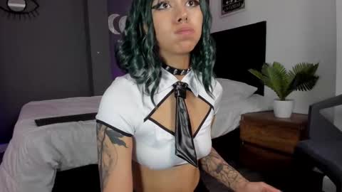 Raven Witch online show from February 26, 9:20 pm