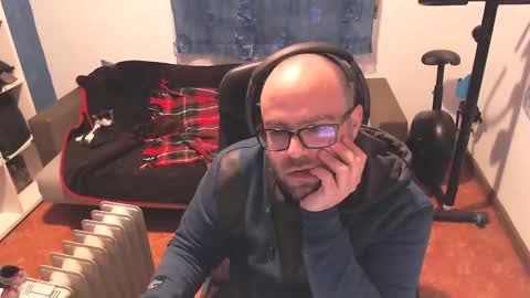 ravingr3d3 online show from March 3, 10:31 pm