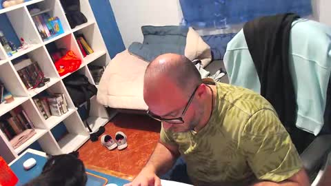ravingr3d3 online show from May 5, 10:37 pm