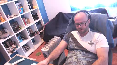 ravingr3d3 online show from February 26, 12:16 pm