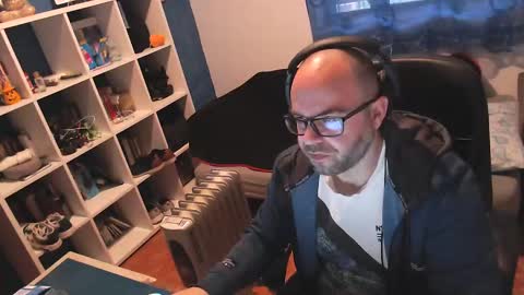 ravingr3d3 online show from February 27, 9:07 am