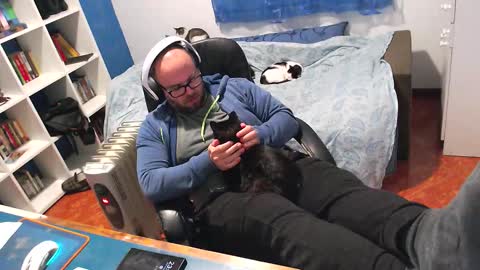 ravingr3d3 online show from February 11, 11:08 pm