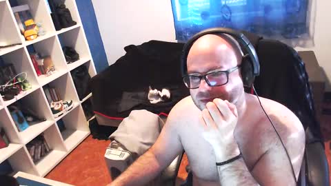 ravingr3d3 online show from February 21, 4:48 pm