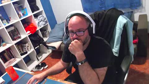 ravingr3d3 online show from May 9, 11:11 pm