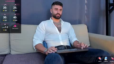 Snapshot of rawadam chatting on December 19, 7:51 am Adam online show from December 19, 7:51 am