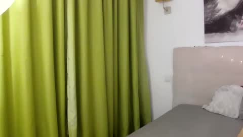 Snapshot of ray_arissa chatting on January 25, 7:17 am ray_arissa online show from January 25, 7:17 am