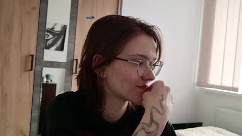 Ray-Ray online show from April 23, 3:57 pm